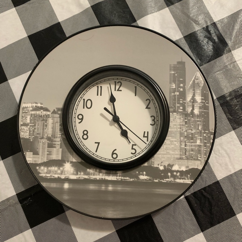 City sky clock